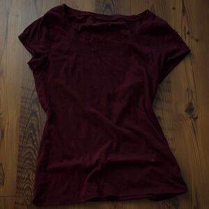 Elegant Maroon Short Sleeve Women's Tee